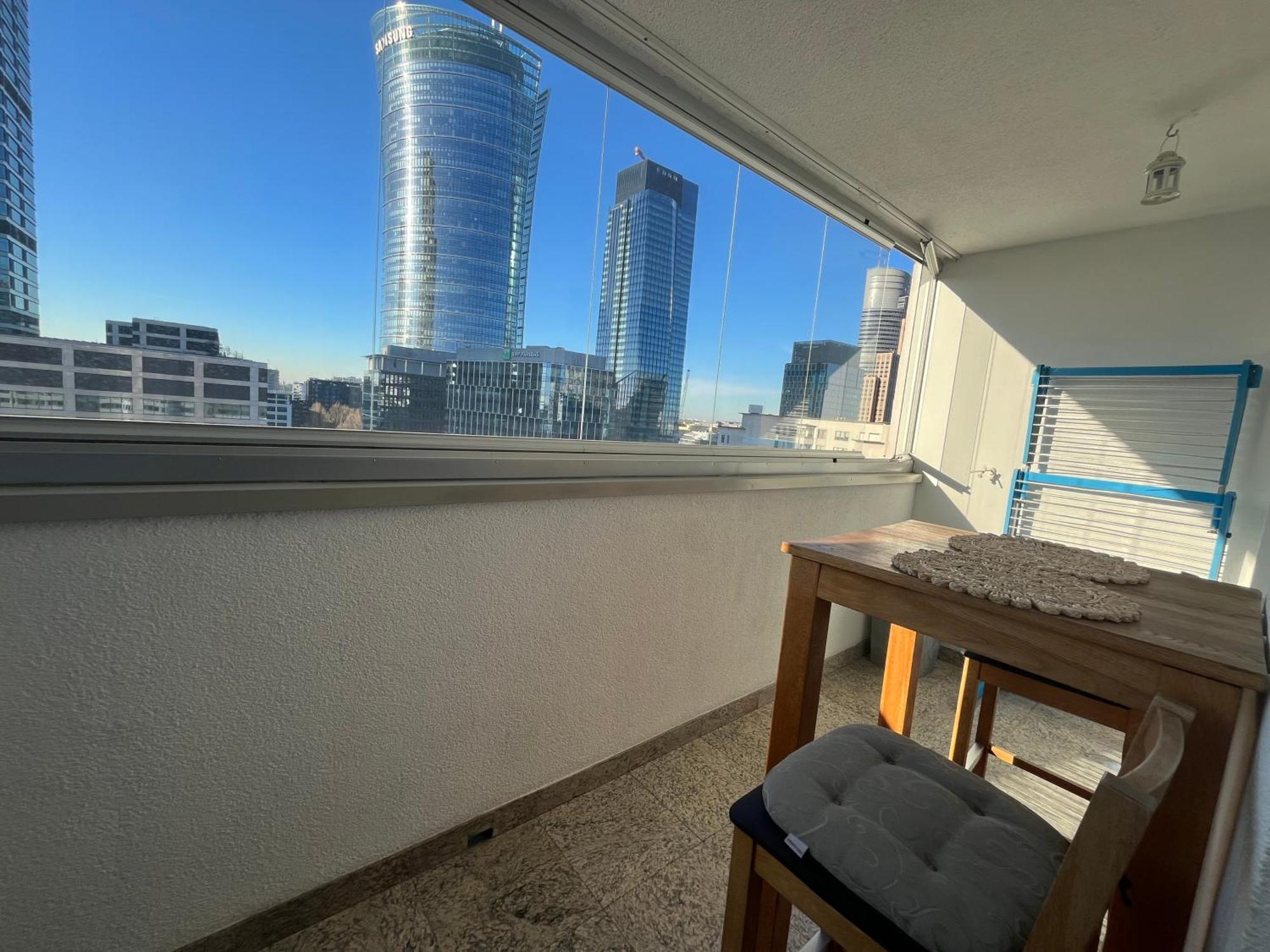 2 Bedrooms Central Warszawa