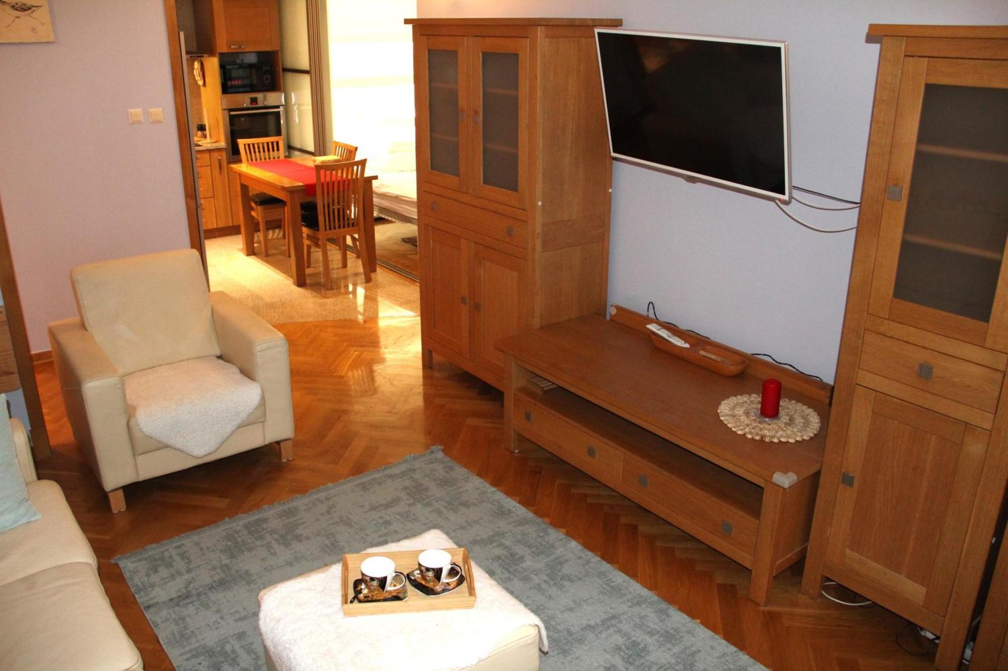 2 Bedrooms Central Apartment Warschau